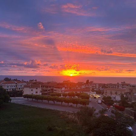 Sunrise Residence Santa Domenica  Buitenkant foto